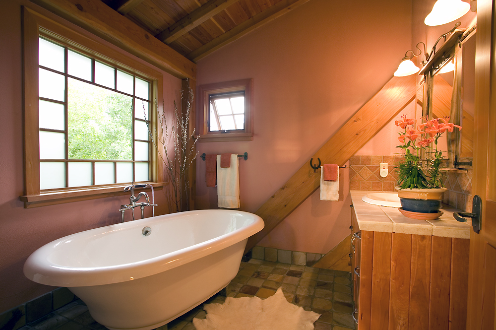 Ridgeview timber frame home master bathroom