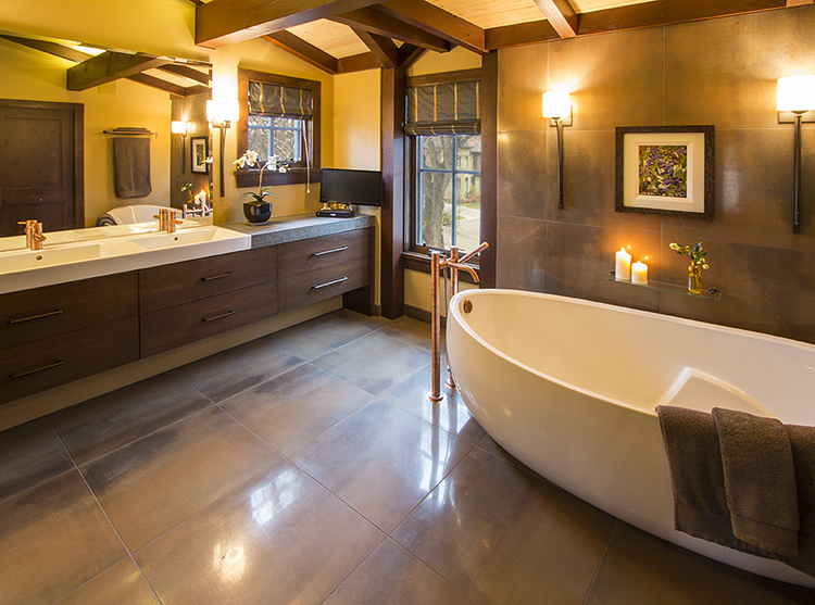 Timber frame home bathtub, Riverside